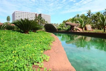 هتل Hot Beach Resort