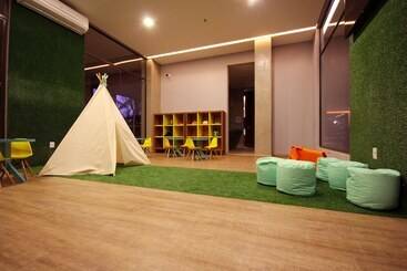 هتل Hot Beach Resort