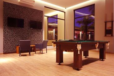 هتل Hot Beach Resort