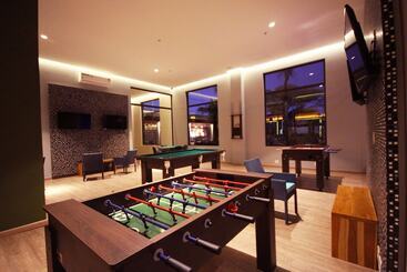 هتل Hot Beach Resort