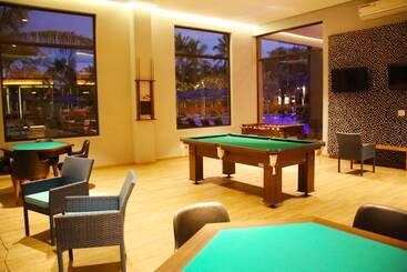هتل Hot Beach Resort