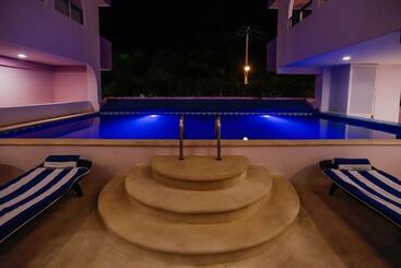 هتل Kavia Cancun