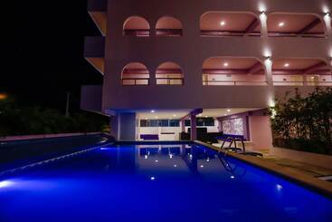 هتل Kavia Cancun