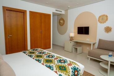 هتل Lixus Beach Resort   All In