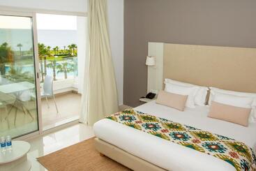 هتل Lixus Beach Resort   All In