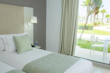 هتل Lixus Beach Resort   All In