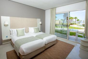 هتل Lixus Beach Resort   All In