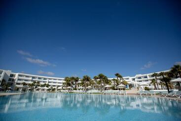 هتل Lixus Beach Resort   All In