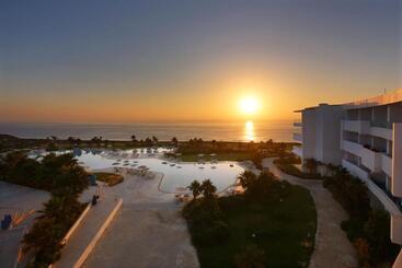هتل Lixus Beach Resort   All In