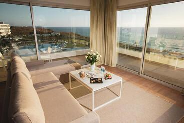 هتل Lixus Beach Resort   All In