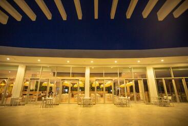 هتل Lixus Beach Resort   All In