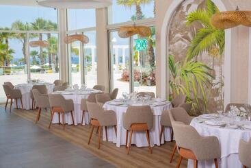 هتل Lixus Beach Resort   All In