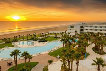 هتل Lixus Beach Resort   All In