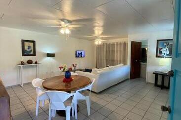 هتل Perico Azul & Surf Camp