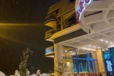 酒店 Ski&sky