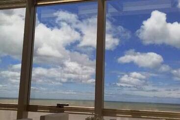 هتل Sky
