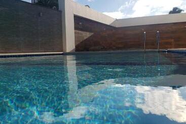 هتل Urban Suites Apart
