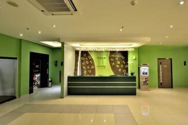 Zodiak Mt Haryono By Kagum Hotels