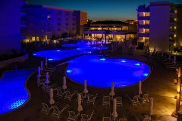 Vangelis Hotel & Suites