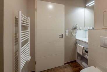 هتل All Suites Bordeaux Centre Marne   Gare Saint Jean
