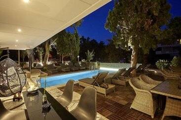 Athenian Riviera Hotel& Suites