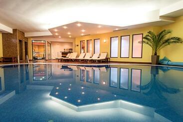 هتل Bellevue Ski & Relax   Half Board