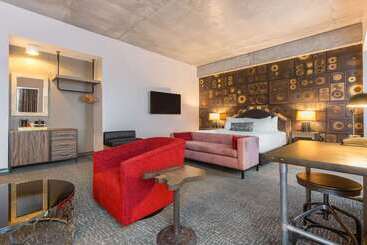 Cambria Hotel Nashville Downtown