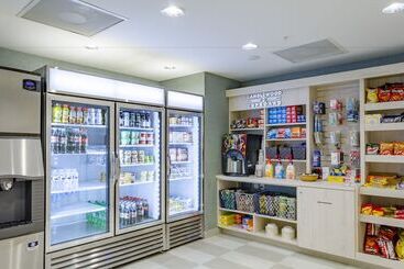 هتل Candlewood Suites Miami Intl Airport   36th St, An Ihg