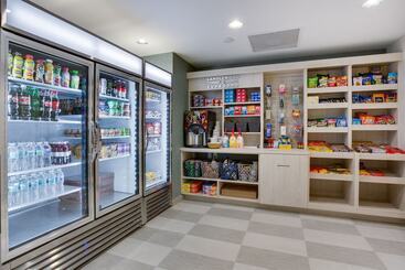 هتل Candlewood Suites Miami Intl Airport   36th St, An Ihg