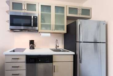 هتل Candlewood Suites Miami Intl Airport   36th St, An Ihg