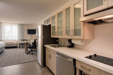 هتل Candlewood Suites Miami Intl Airport   36th St, An Ihg