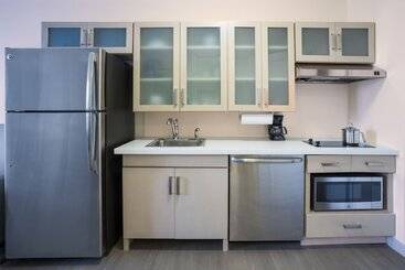 هتل Candlewood Suites Miami Intl Airport   36th St, An Ihg