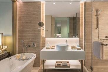 هتل Crimson Resort And Spa Boracay