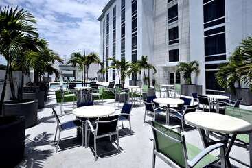 هتل Dello Ft Lauderdale Airport, Tapestry Collection By Hilton