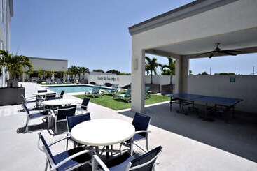 هتل Dello Ft Lauderdale Airport, Tapestry Collection By Hilton
