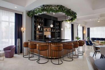 هتل Dello Ft Lauderdale Airport, Tapestry Collection By Hilton