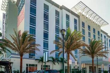 هتل Dello Ft Lauderdale Airport, Tapestry Collection By Hilton