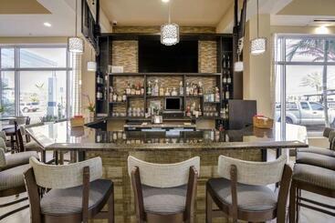 هتل Dello Ft Lauderdale Airport, Tapestry Collection By Hilton