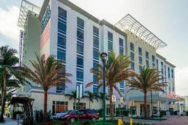 هتل Dello Ft Lauderdale Airport, Tapestry Collection By Hilton