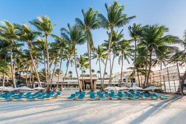 هتل Henann Crystal Sands Resort