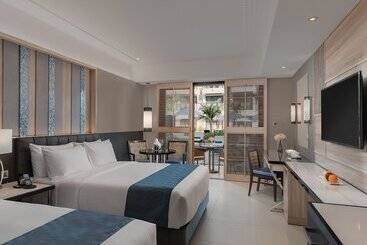 Hotel Henann Palm Beach Resort