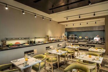 هتل Hilton Garden Inn Al Khobar