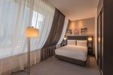 هتل Hilton Garden Inn Frankfurt City Centre