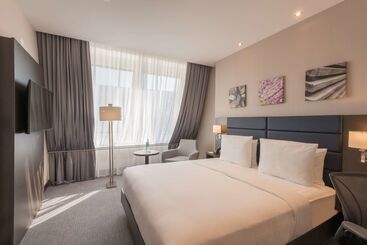 هتل Hilton Garden Inn Frankfurt City Centre