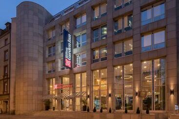 هتل Hilton Garden Inn Frankfurt City Centre