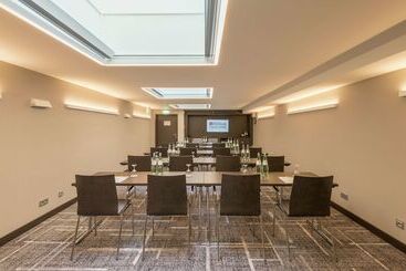 هتل Hilton Garden Inn Frankfurt City Centre