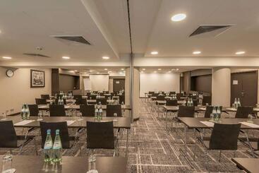 هتل Hilton Garden Inn Frankfurt City Centre