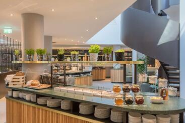 هتل Hilton Garden Inn Frankfurt City Centre