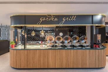 هتل Hilton Garden Inn Frankfurt City Centre