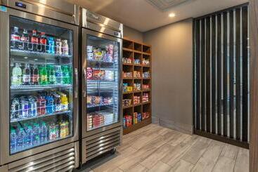 هتل Holiday Inn Express & Suites Gainesville   Lake Lanier Area, An Ihg